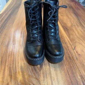 Kiwi Black Leather Ankle Boots